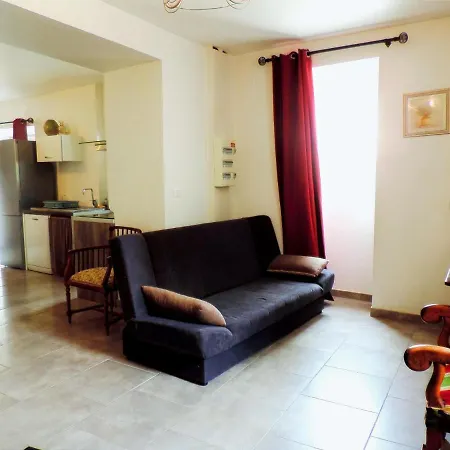 Authentic Stone Mas Retreat